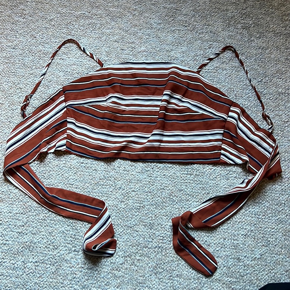 Back tie crop top